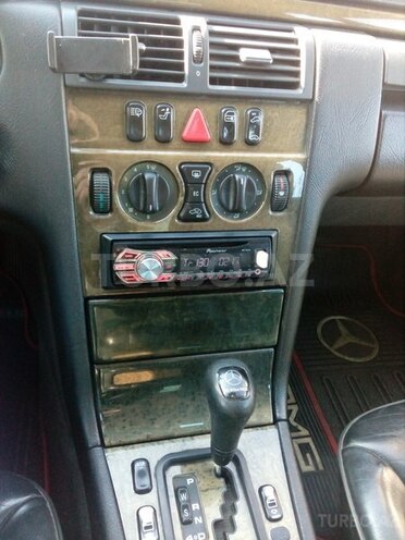 Mercedes E 220 1999, 350,000 km - 2.2 л - Bakı