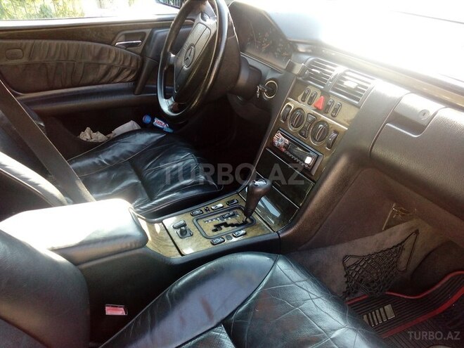 Mercedes E 220 1999, 350,000 km - 2.2 л - Bakı