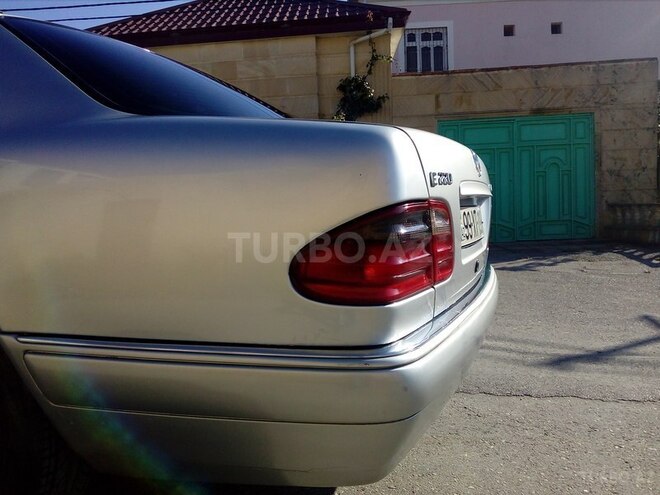 Mercedes E 220 1999, 350,000 km - 2.2 л - Bakı