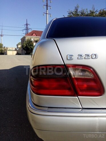 Mercedes E 220 1999, 350,000 km - 2.2 л - Bakı