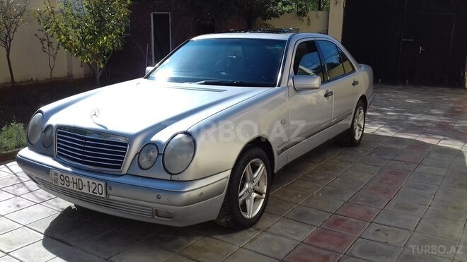 Mercedes E 220 1998, 330,300 km - 2.2 л - Bakı