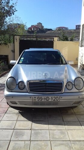 Mercedes E 220 1998, 330,300 km - 2.2 л - Bakı