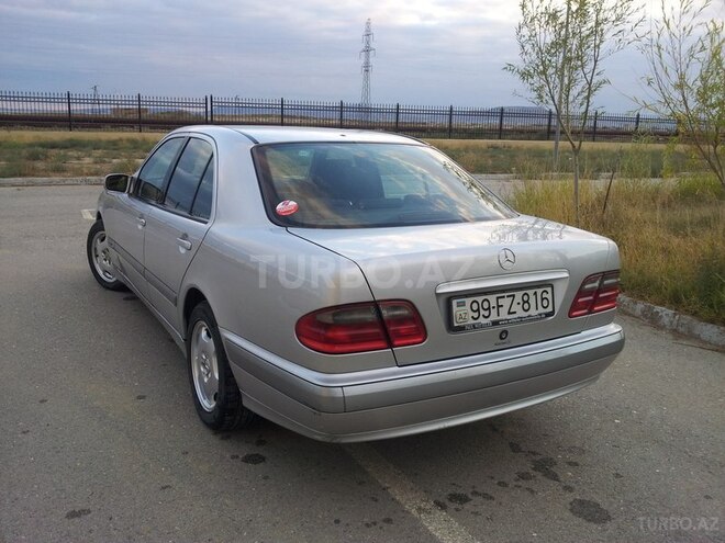 Mercedes E 220 1999, 217,000 km - 2.2 l - Bakı