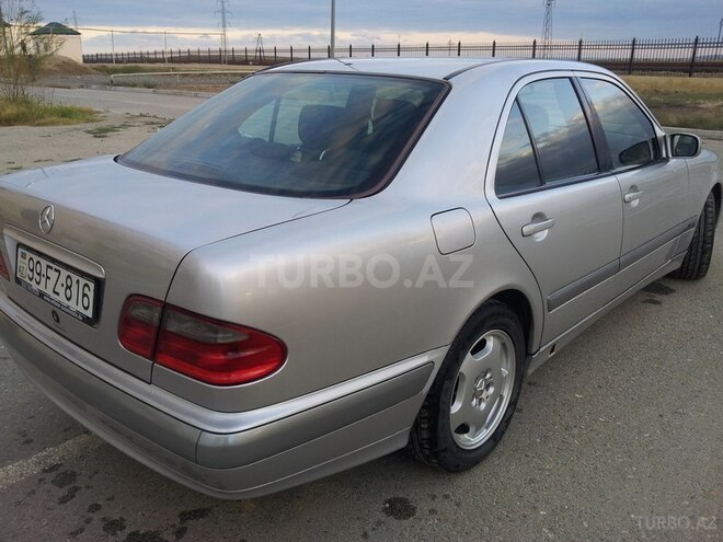 Mercedes E 220 1999, 217,000 km - 2.2 l - Bakı