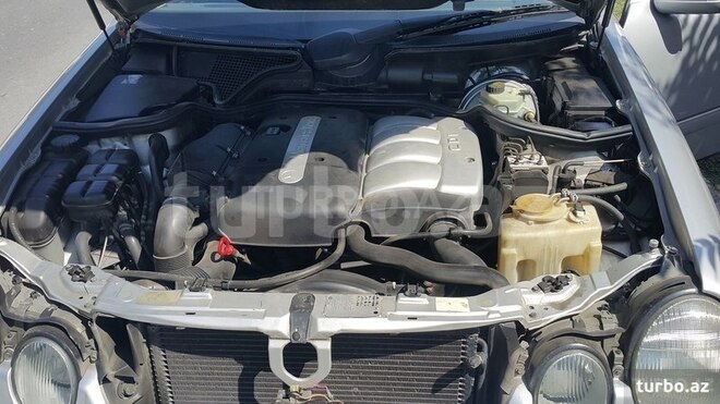 Mercedes E 220 1999, 217,000 km - 2.2 l - Bakı
