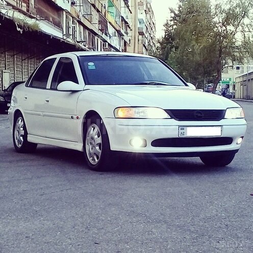 Opel Vectra 1999, 224,000 km - 2.0 л - Bakı