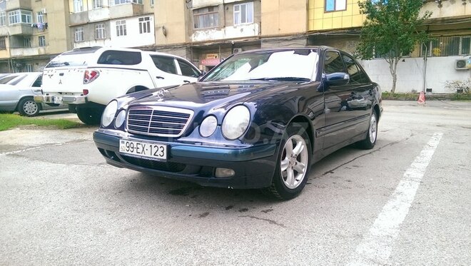 Mercedes E 220 2001, 247,000 km - 2.2 l - Bakı