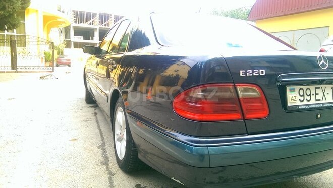 Mercedes E 220 2001, 247,000 km - 2.2 l - Bakı
