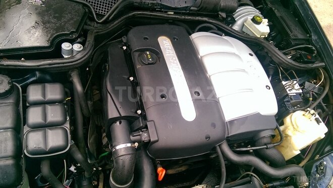 Mercedes E 220 2001, 247,000 km - 2.2 l - Bakı