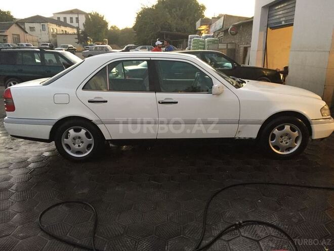 Mercedes C 180 1995, 222,000 km - 1.8 l - Quba