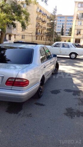 Mercedes E 240 1998, 33,200 km - 2.4 l - Bakı