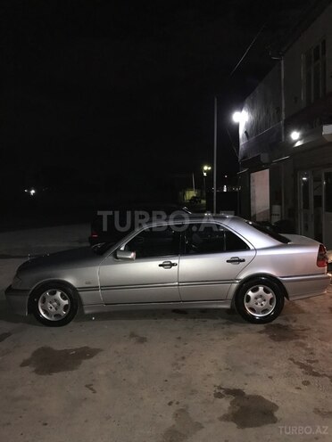 Mercedes C 240 2000, 279,000 km - 2.4 l - Bakı