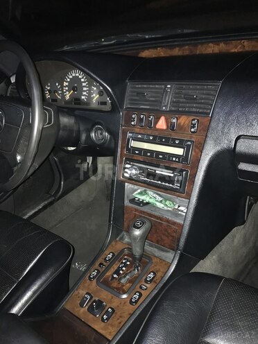 Mercedes C 240 2000, 279,000 km - 2.4 l - Bakı