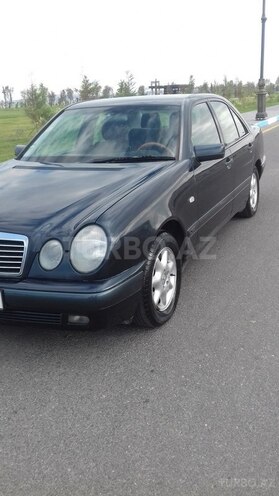 Mercedes E 240 1998, 250,000 km - 2.4 л - Sumqayıt