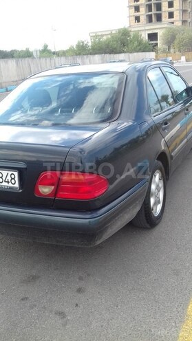 Mercedes E 240 1998, 250,000 km - 2.4 л - Sumqayıt