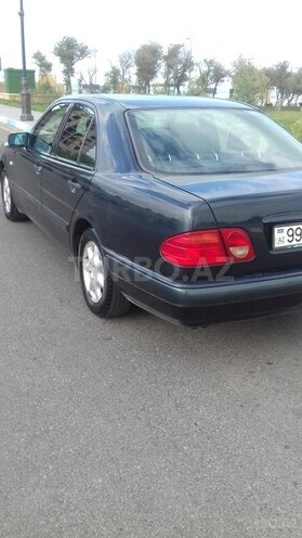 Mercedes E 240 1998, 250,000 km - 2.4 л - Sumqayıt