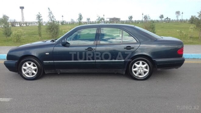 Mercedes E 240 1998, 250,000 km - 2.4 л - Sumqayıt