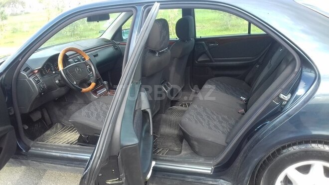 Mercedes E 240 1998, 250,000 km - 2.4 л - Sumqayıt