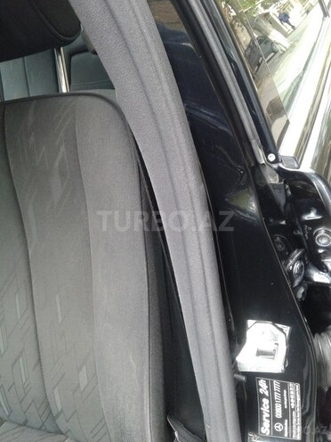 Mercedes E 220 2001, 345,000 km - 2.2 l - Sumqayıt