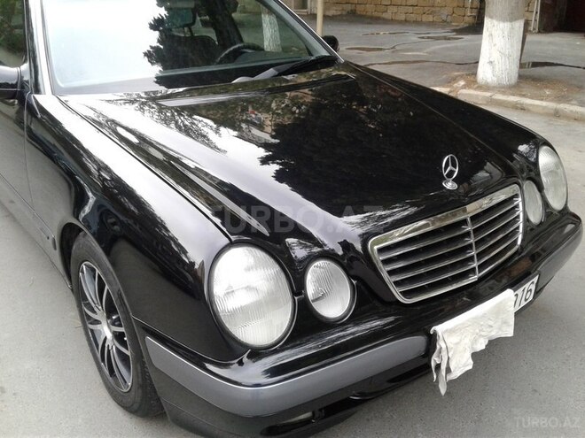Mercedes E 220 2001, 345,000 km - 2.2 l - Sumqayıt