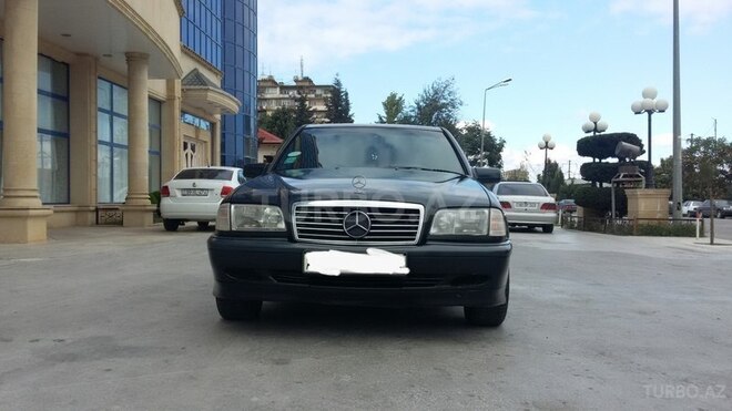 Mercedes C 240 1999, 242,881 km - 2.4 l - Bakı