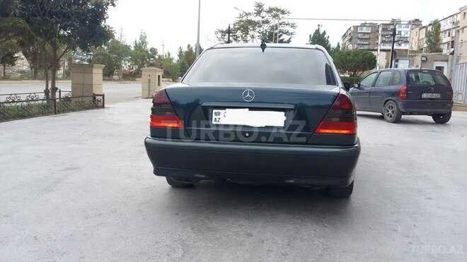 Mercedes C 240 1999, 242,881 km - 2.4 l - Bakı