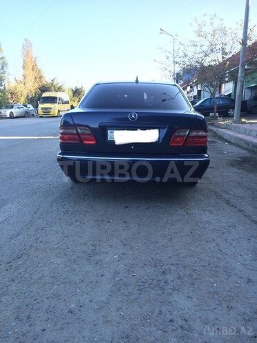 Mercedes E 220 1999, 250,000 km - 2.2 l - Bakı