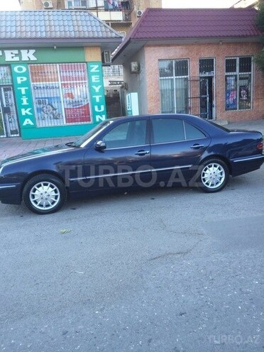 Mercedes E 220 1999, 250,000 km - 2.2 l - Bakı