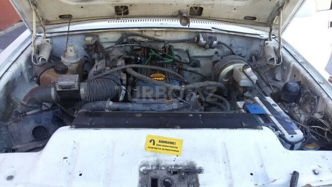 GAZ 3110 1999, 200,000 km - 2.3 l - Qax