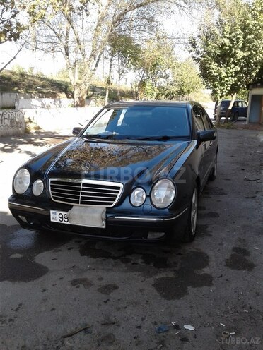 Mercedes E 220 2001, 255,000 km - 2.2 l - Bakı