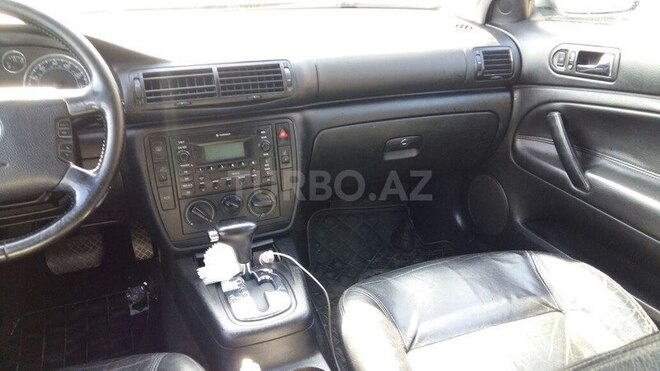 Volkswagen Passat 2002, 299,777 km - 1.8 л - Bakı
