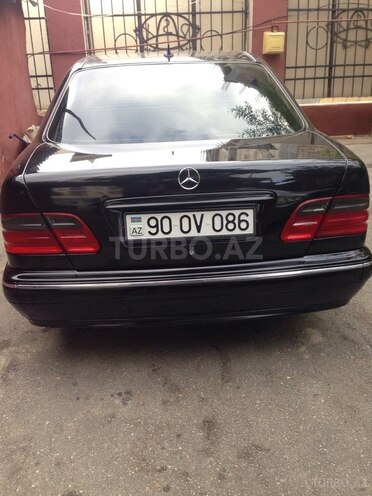 Mercedes E 240 2001, 268,500 km - 2.4 l - Bakı