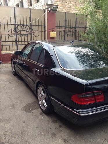Mercedes E 240 2001, 268,500 km - 2.4 l - Bakı