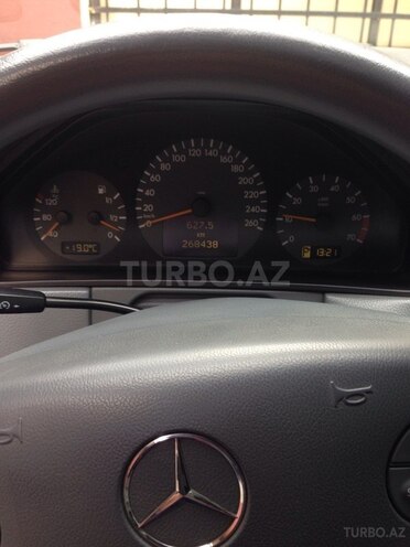 Mercedes E 240 2001, 268,500 km - 2.4 l - Bakı