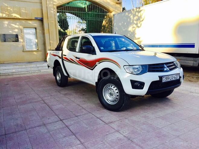 Mitsubishi L200 2011, 128,900 km - 2.5 l - Bakı