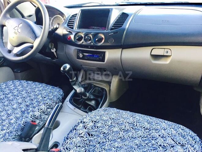 Mitsubishi L200 2011, 128,900 km - 2.5 l - Bakı