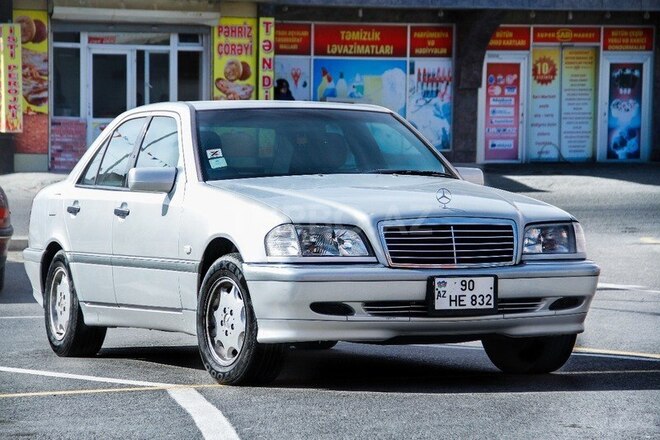 Mercedes C 240 1999, 270,000 km - 2.4 l - Bakı