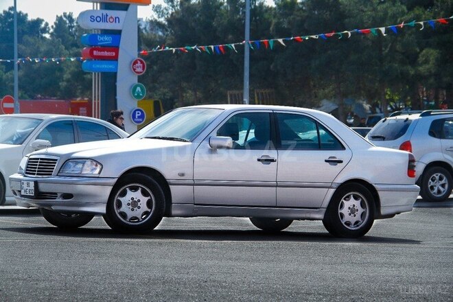 Mercedes C 240 1999, 270,000 km - 2.4 l - Bakı