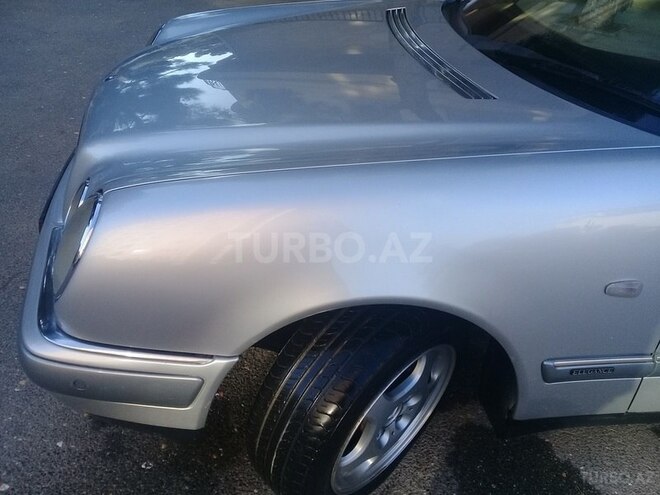 Mercedes E 240 1999, 249,000 km - 2.4 l - Bakı