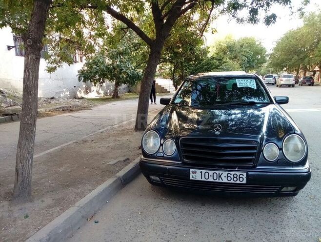 Mercedes E 240 1999, 230,000 km - 2.4 l - Bakı
