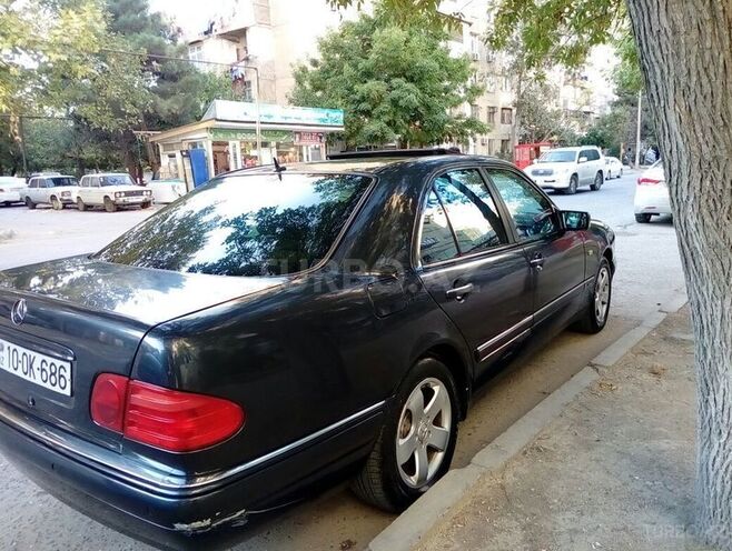 Mercedes E 240 1999, 230,000 km - 2.4 l - Bakı
