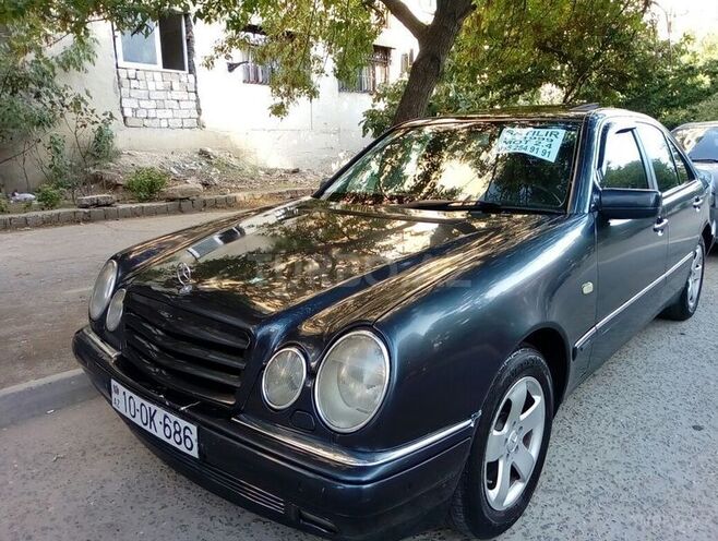 Mercedes E 240 1999, 230,000 km - 2.4 l - Bakı