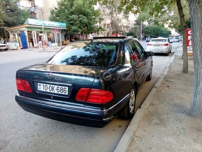 Mercedes E 240 1999, 230,000 km - 2.4 l - Bakı