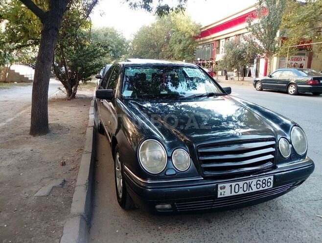 Mercedes E 240 1999, 230,000 km - 2.4 l - Bakı