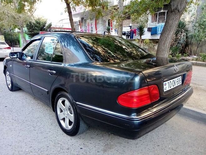 Mercedes E 240 1999, 230,000 km - 2.4 l - Bakı