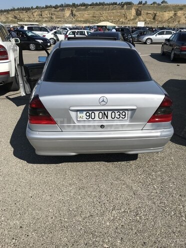 Mercedes C 240 1997, 244,357 km - 2.4 l - Bakı