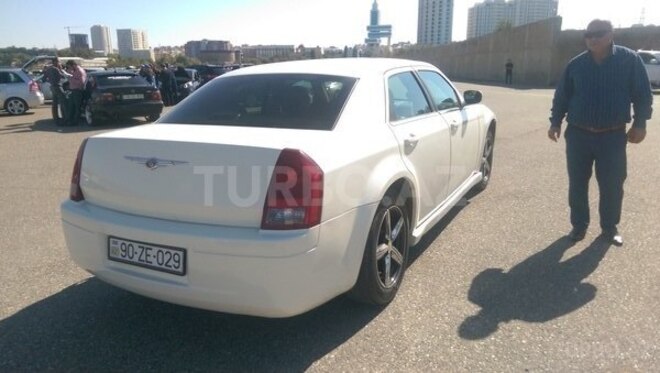 Chrysler 300C 2006, 119,000 km - 2.7 l - Bakı
