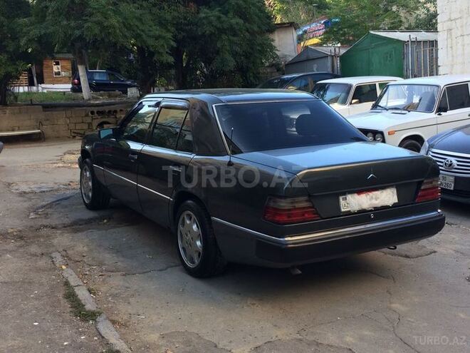 Mercedes E 230 1993, 236,363 km - 2.3 l - Bakı