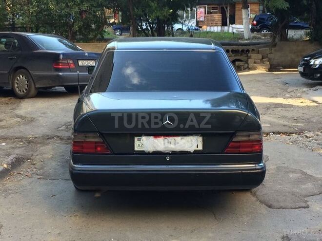 Mercedes E 230 1993, 236,363 km - 2.3 l - Bakı