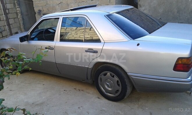 Mercedes E 200 1993, 785,426 km - 2.0 l - Bakı